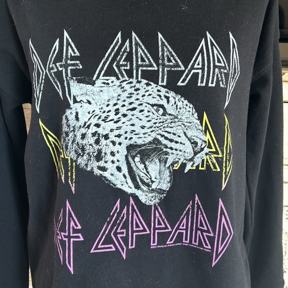 Def Leppard black graphic leopard boatneck sweatshirt rock band sweatshirt - Picture 6 of 16